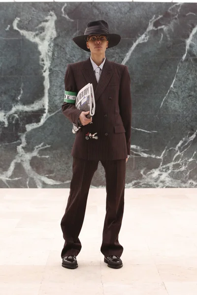 Look 15